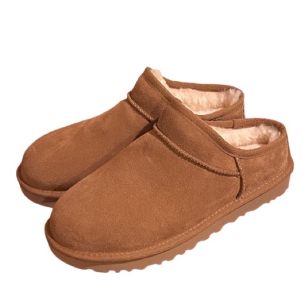 NEW -UGG Classic Slipper. Size: 7. Brand New